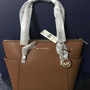 Michael Kors Jet Set Leather East West Tote Large NWT Luggage